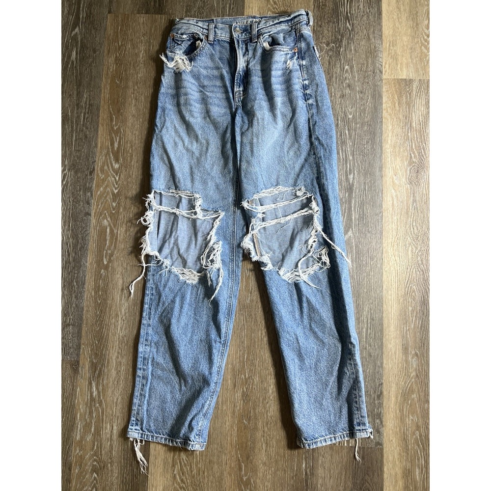 American Eagle high-waisted straight-leg ripped denim jeans‎ size 4